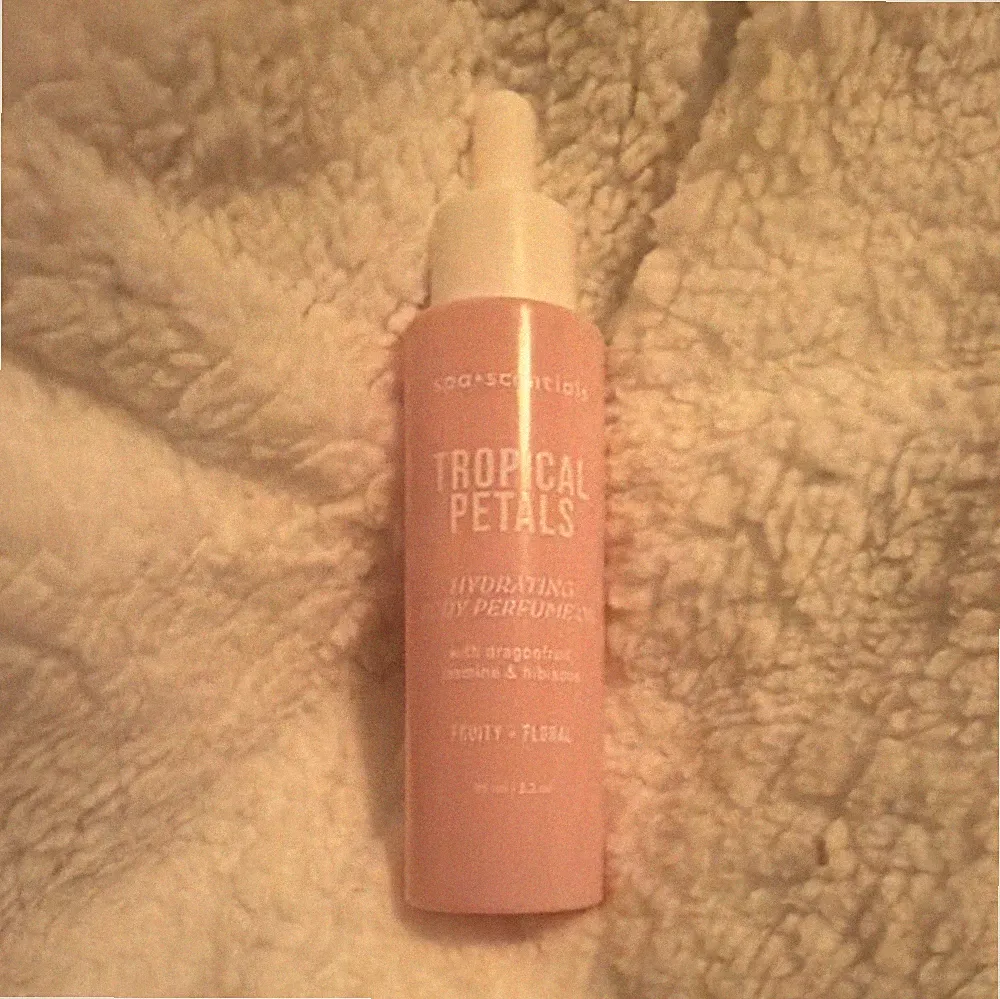 Spa-sentials Tropical Petals Hydrating Body Perfume 3.3 fl oz Grapefruit Jasmine